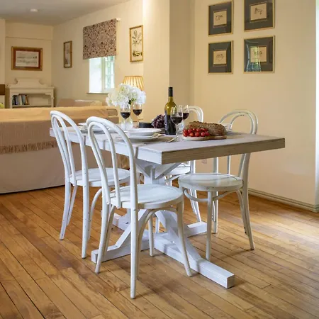 The Old Potting Shed, Egton Holiday home *